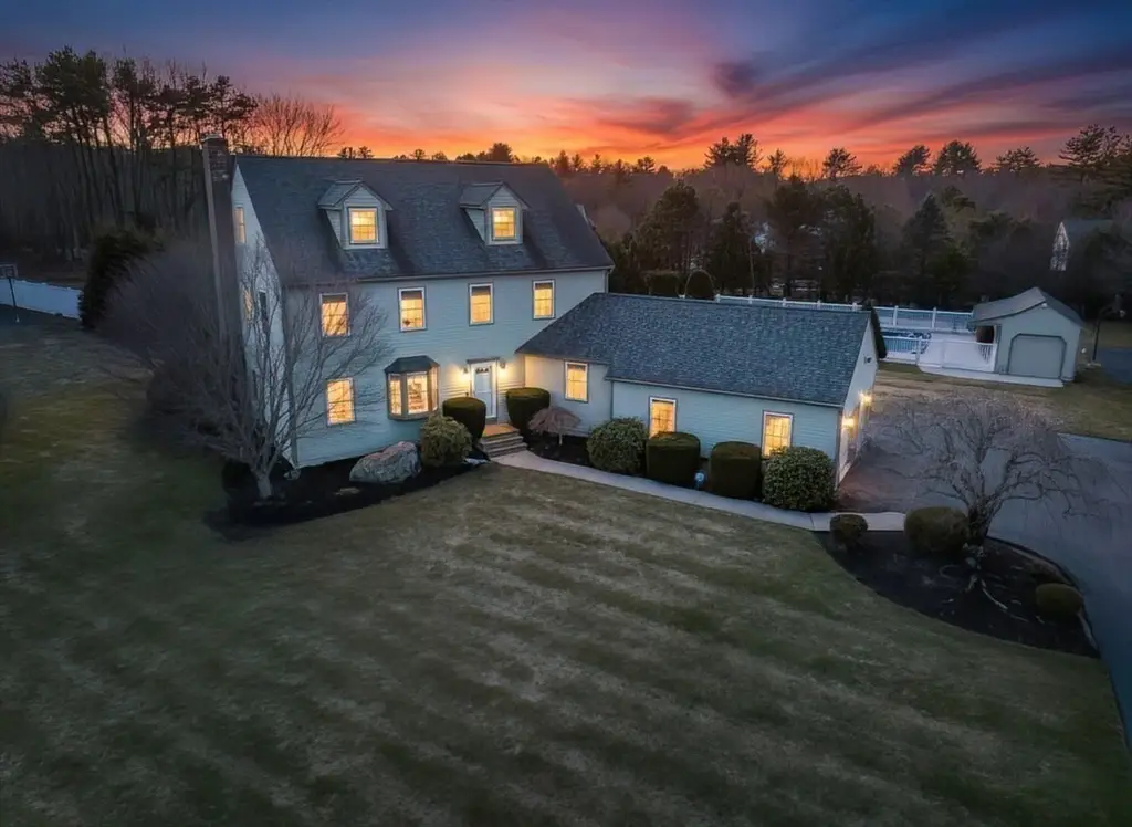 17 Stoneybrook Rd, North Grafton, MA 01536 - #1