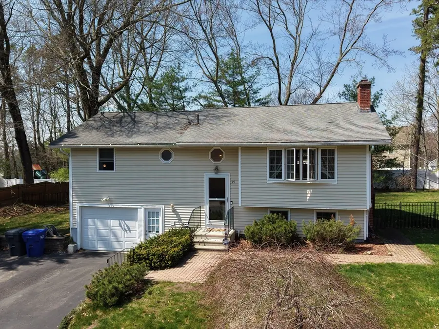 19 Bowdoin Dr, Milford, MA 01757 - #2