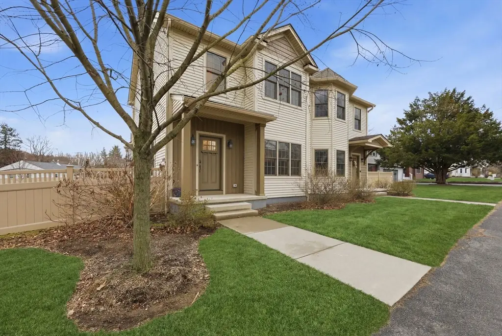 70 Hatfield St #70B, Northampton, MA 01060 - #1