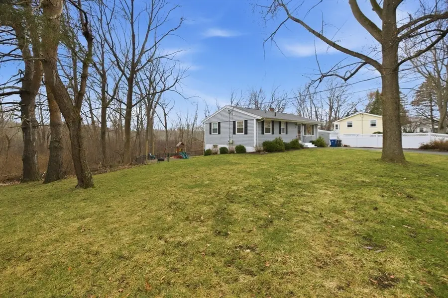 7 Paulette Dr, Danvers, MA 01923 - #3