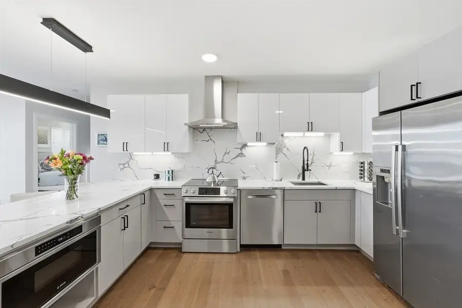 68 Los Angeles #PH5, Newton, MA 02458 - #2