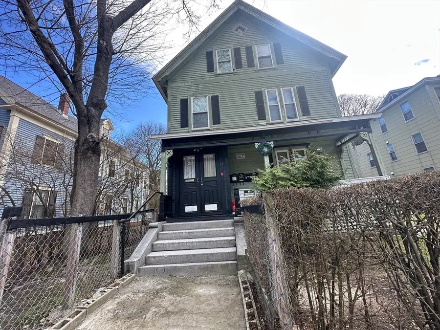 39 Woodland St, Worcester, MA 01610 - #2