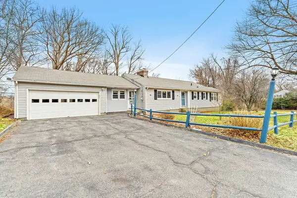 21 Trinity Ave, Worcester, MA 01605