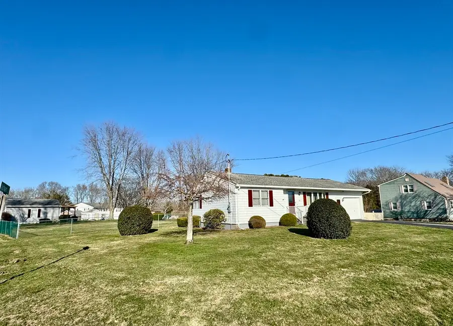 33 Whalon Ave, Swansea, MA 02777 - #3