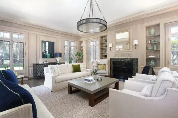 39 Worthington Rd, Brookline, MA 02446