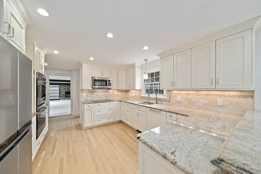 49 Algonquin Rd, Canton, MA 02021 - #3