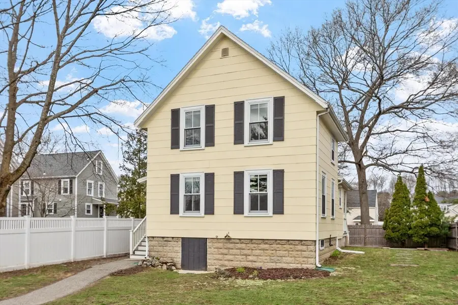 2 Lakeview Ave, Reading, MA 01867 - #2