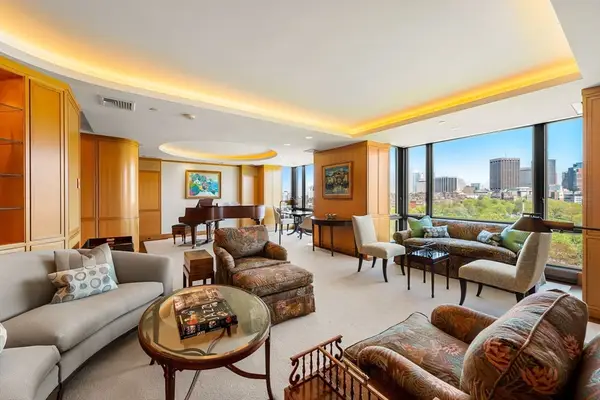 2 Commonwealth Ave #14B, Boston, MA 02116