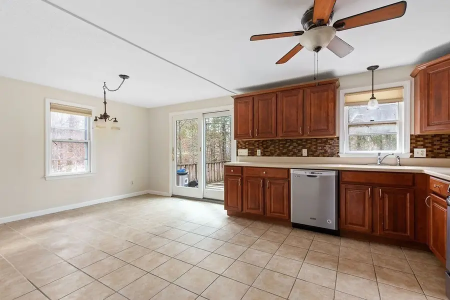 2 Boulton St, Carver, MA 02330 - #3