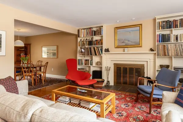 11 Kent Square, Brookline, MA 02446