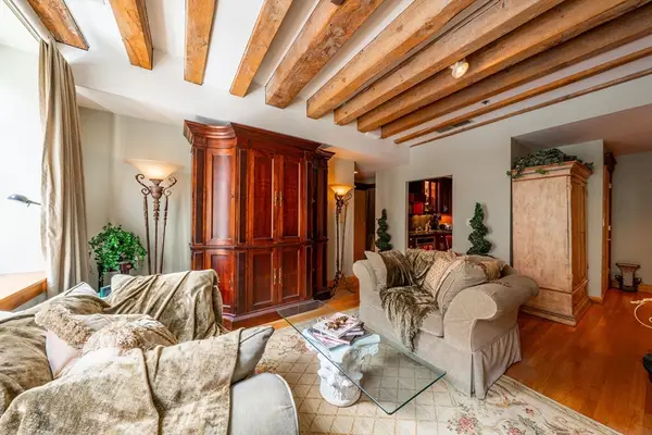 100 Fulton St #2 N, Boston, MA 02109