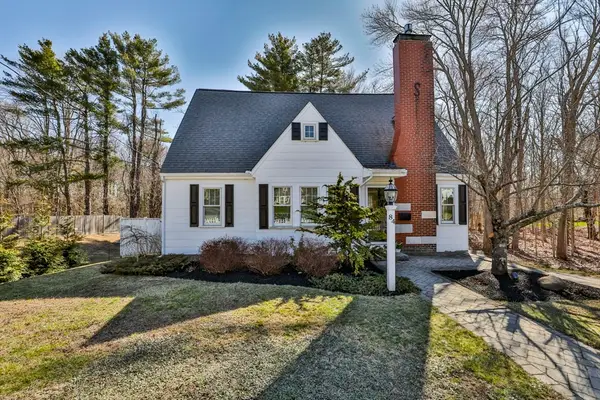 84 Central St, Georgetown, MA 01833