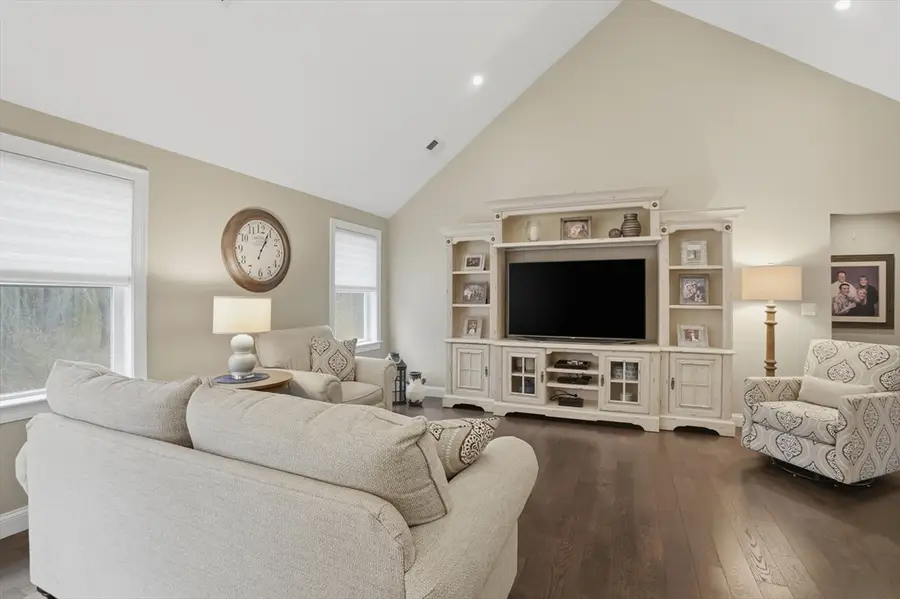 6 Woodrow Ln, West Bridgewater, MA 02379 - #3