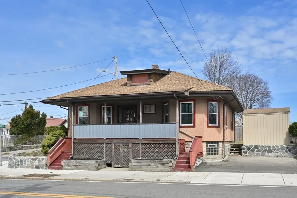 542 Riverside Ave, Medford, MA 02155 - #1