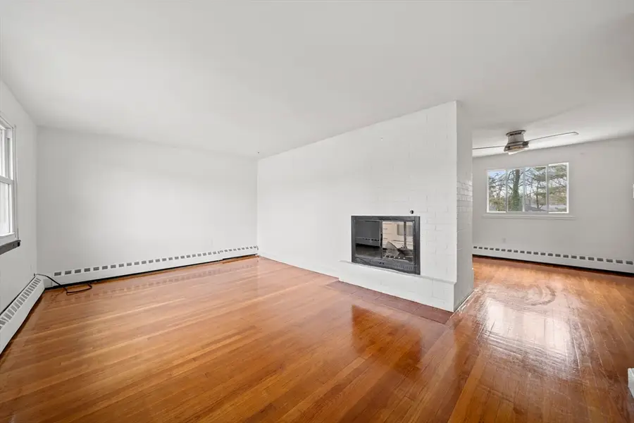 276 Oak St, Brockton, MA 02301 - #3