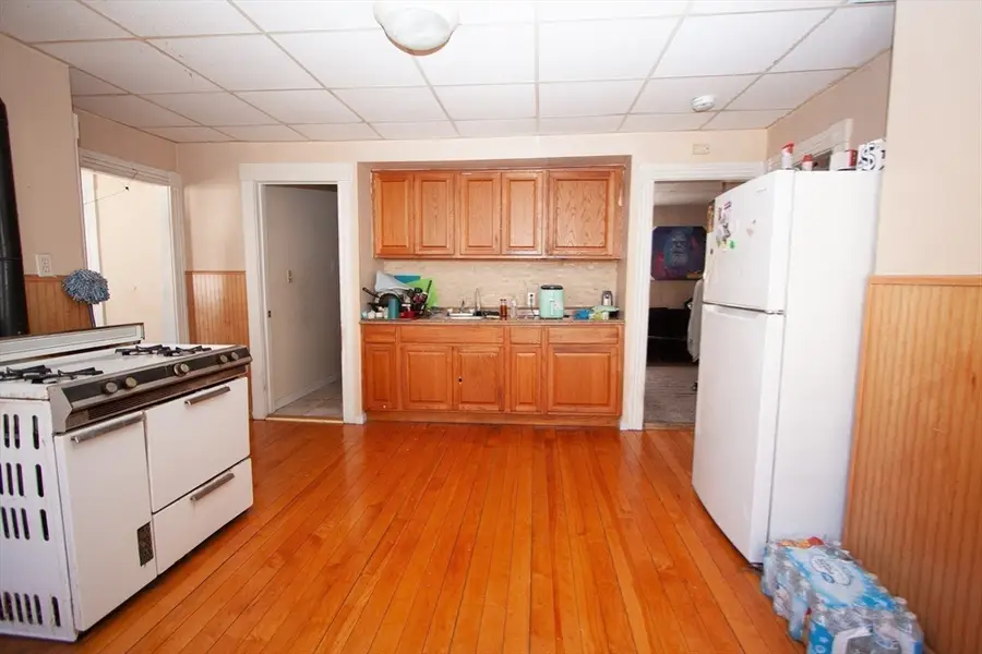 8 Fern, Worcester, MA 01610 - #3