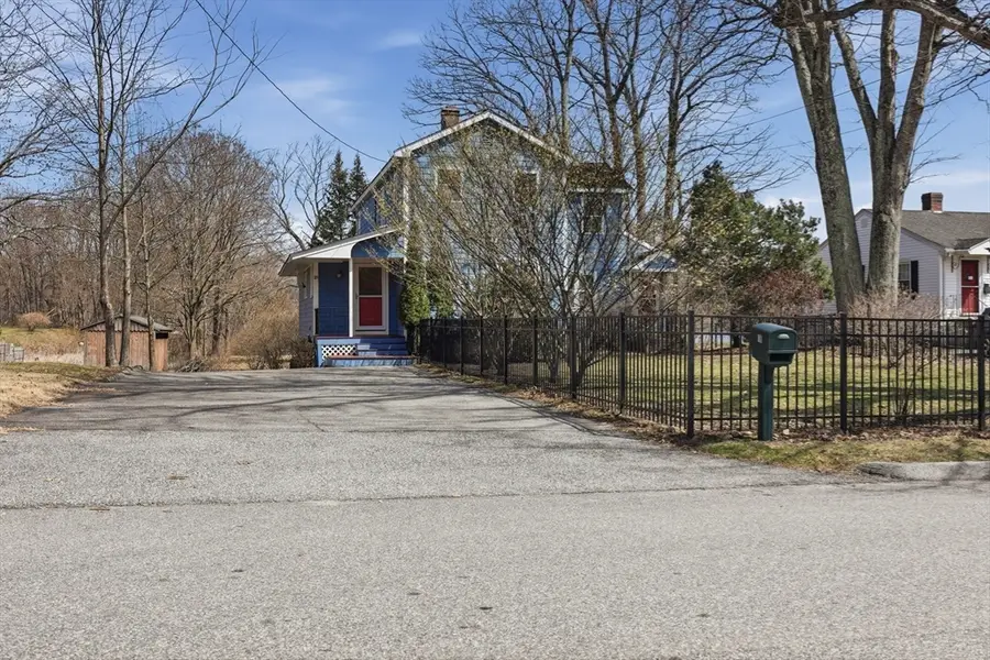 18 Bergin Ln, Worcester, MA 01602 - #3