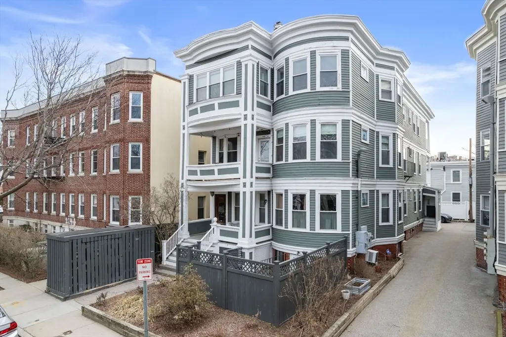 122 Trowbridge #1R, Cambridge, MA 02138 - #1