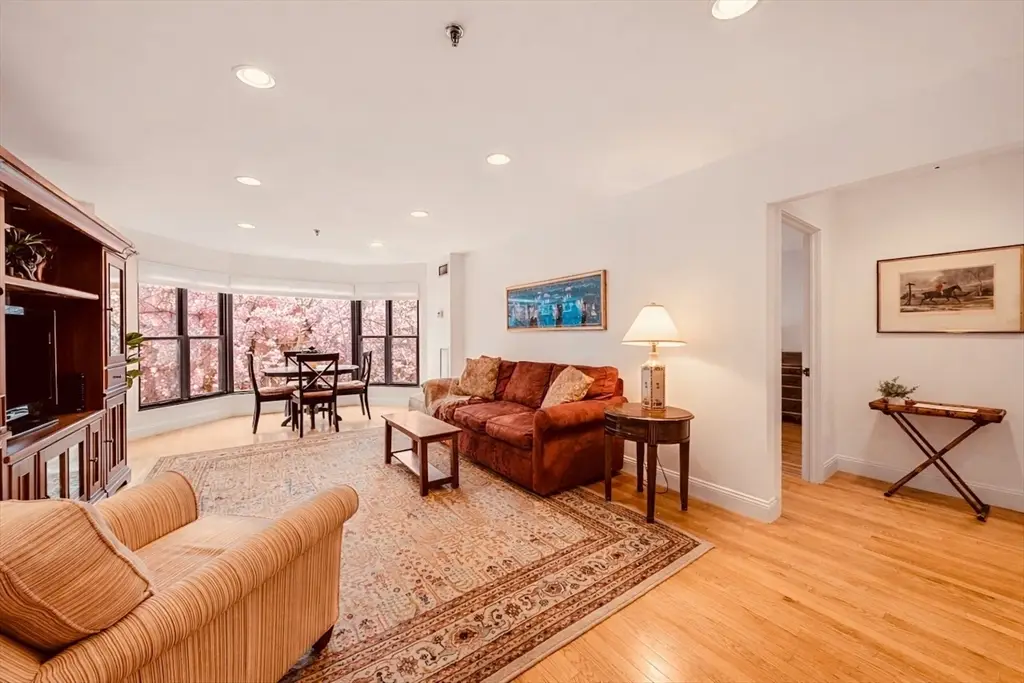 16 Harcourt St #3D, Boston, MA 02116 - #1