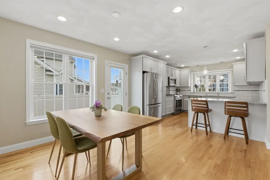 36 Pleasant St #B, Stoneham, MA 02180 - #3