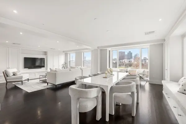 2 Commonwealth #10A, Boston, MA 02116