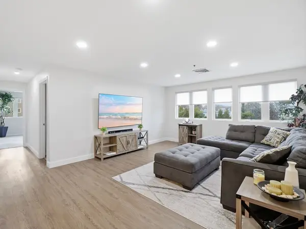 38 Dunham Rd #310, Beverly, MA 01915