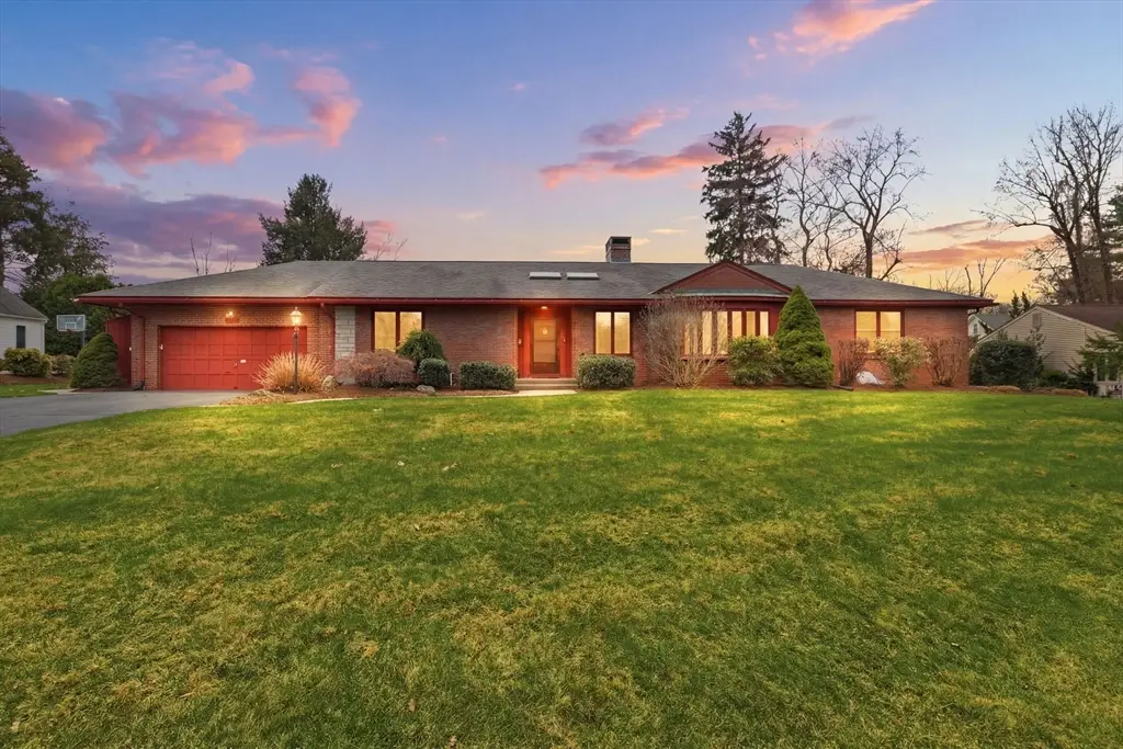 31 Briarcliff Road, Longmeadow, MA 01106 - #1