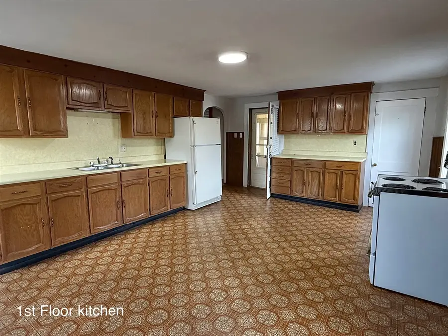 26 Wintworth St., Chicopee, MA 01013 - #2