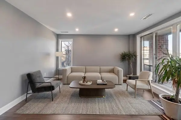 20 Chestnut St #26, Cambridge, MA 02139