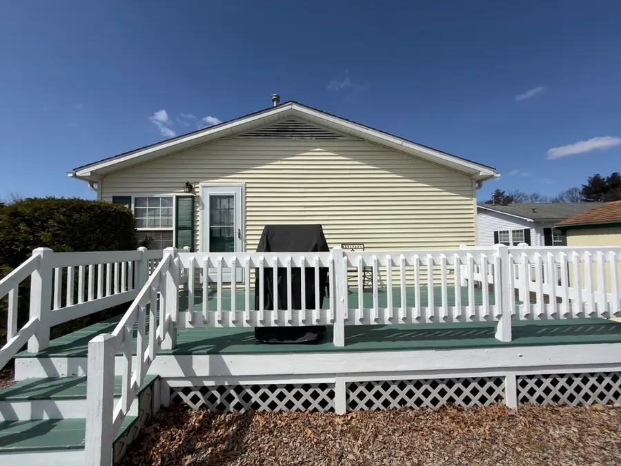 31 Trailwood Dr, Bridgewater, MA 02324 - #3