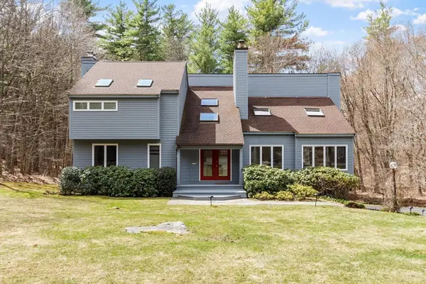 781 Strawberry Hill Rd, Concord, MA 01742