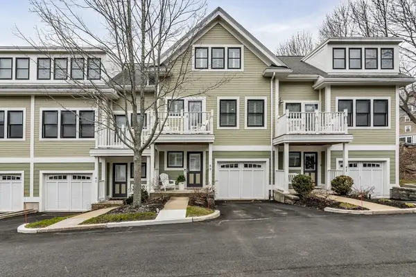 6 Summer St #D, Manchester, MA 01944