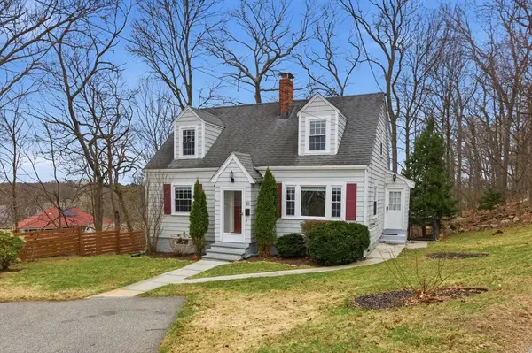 20 Hilltop Ter, Woburn, MA 01801