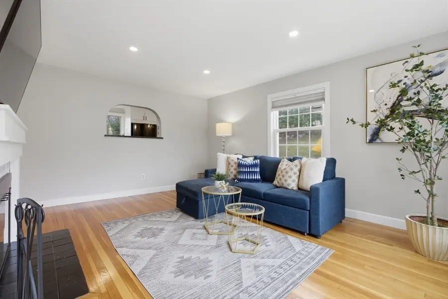 20 Hilltop Ter, Woburn, MA 01801 - #2