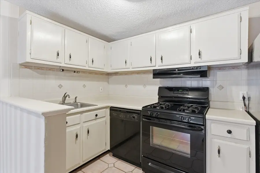 136 Tyngsboro Rd #7, North Chelmsford, MA 01863 - #3