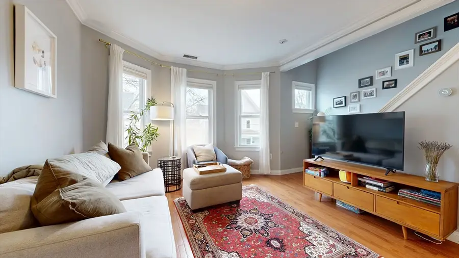 25 Wellington St #1, Waltham, MA 02451 - #3