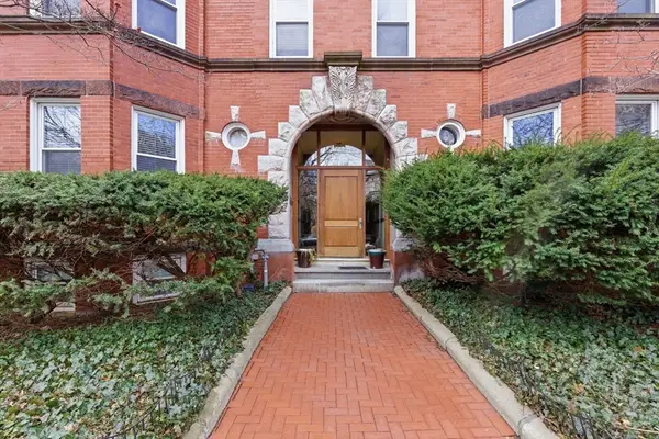 18 Centre St #304, Cambridge, MA 02139