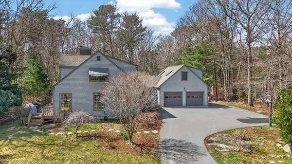 46 Abner Potters Way, Dartmouth, MA 02748