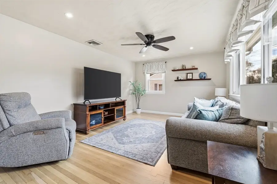 9 Chester Ave, Woburn, MA 01801 - #2