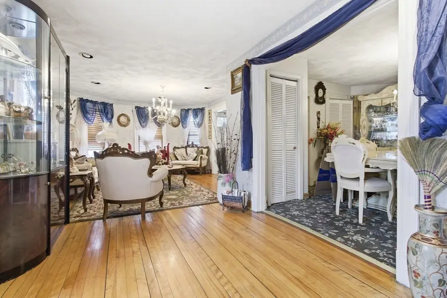 103 Dalton St, Lowell, MA 01850 - #3