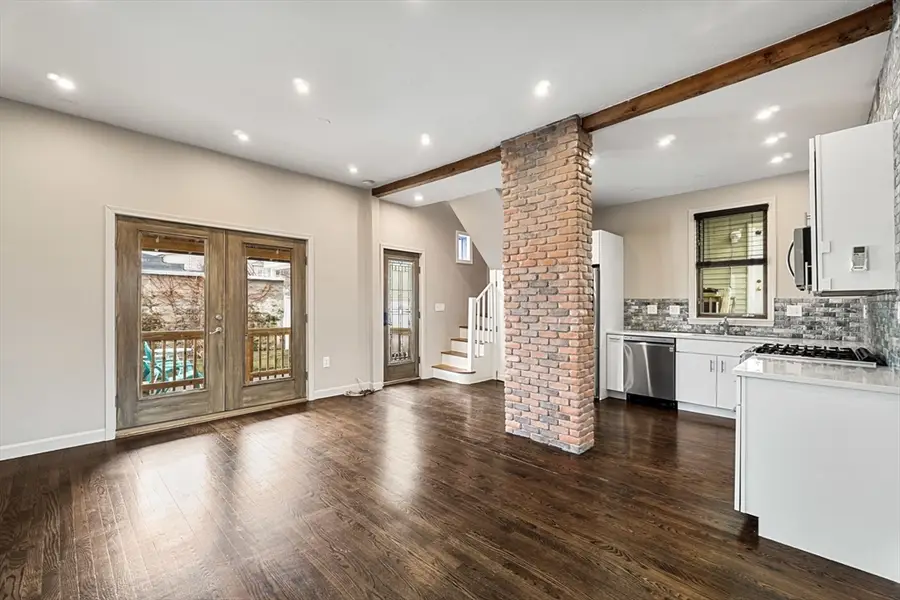 369 Medford Street #1, Somerville, MA 02145 - #3