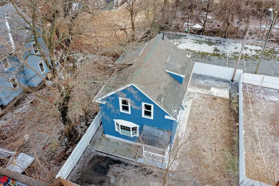 11 Carpenter Ct, Springfield, MA 01109 - #3