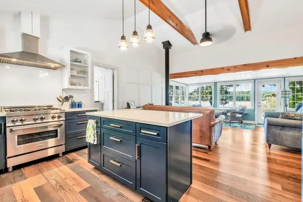21 Green Acres Ln, Sandwich, MA 02644