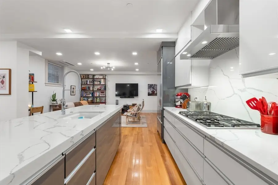 1762 Beacon St #1, Brookline, MA 02445 - #3