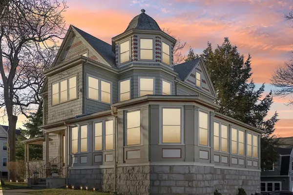 35 Frances St, Melrose, MA 02176