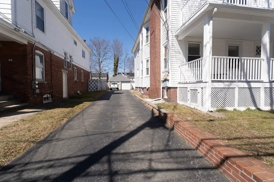 98 Harlow St, Arlington, MA 02474 - #3