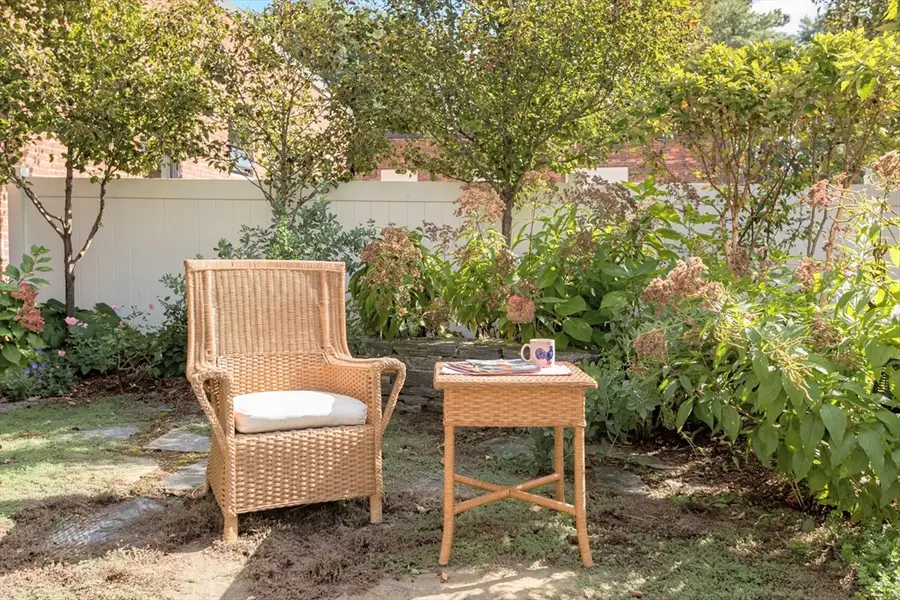 8 Lafayette St, Arlington, MA 02474 - #3