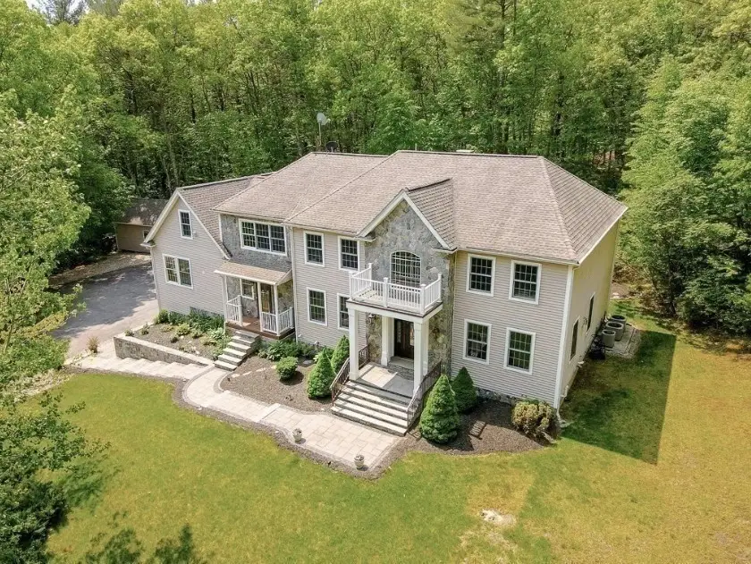 12 Breton Road, Upton, MA 01568 - #3