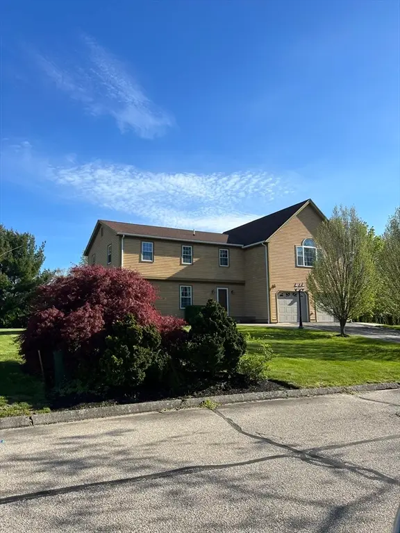 10 Jane Howland Dr, Seekonk, MA 02771