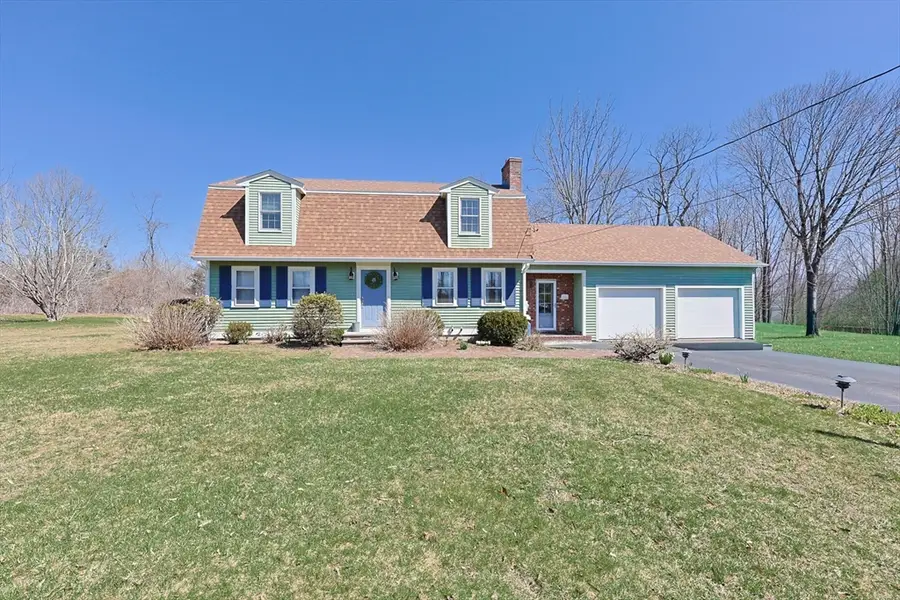 15 Warren St, Plainville, MA 02762 - #2